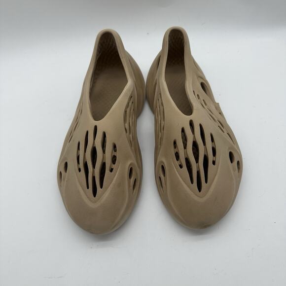 Mens Size 9 Adidas Yeezy Foam Runner Clay Taupe Slip On Casual Sandals - Picture 3 of 8